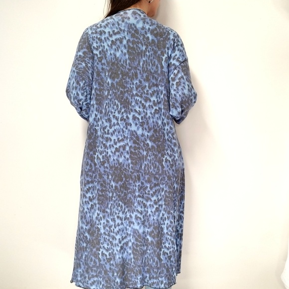 nwt LULAROE Shirley Duster Rare Blue Snow Leopard - Picture 4 of 7